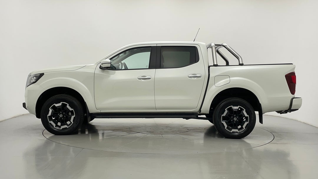 2023 Nissan Navara St-x Cb (4x4) Non-lfi, Automatic, 17317 km, Left Side View