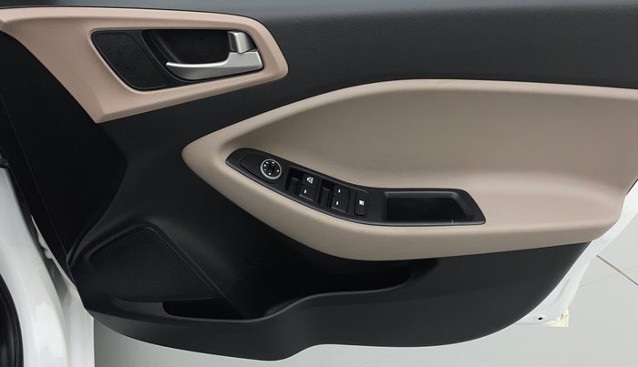 2020 Hyundai Elite i20 1.2 MAGNA PLUS VTVT, Petrol, Manual, 55,967 km, Driver Side Door Panels Control