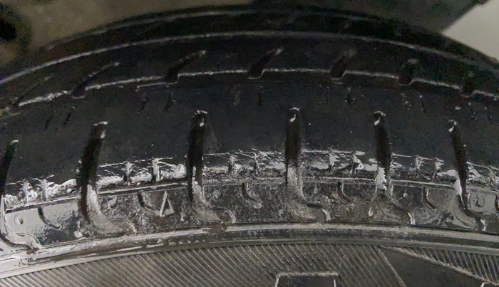 2011 Maruti A Star VXI, Petrol, Manual, 82,099 km, Left Rear Tyre Tread