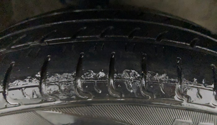 2011 Maruti A Star VXI, Petrol, Manual, 82,099 km, Right Front Tyre Tread