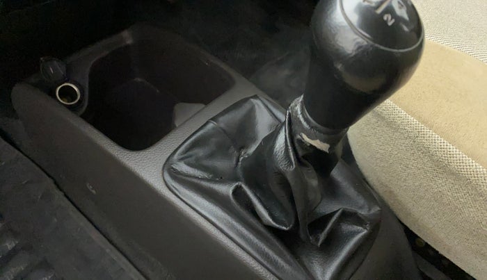 2013 Hyundai Eon ERA +, Petrol, Manual, 23,439 km, Gear lever - Boot cover slightly torn
