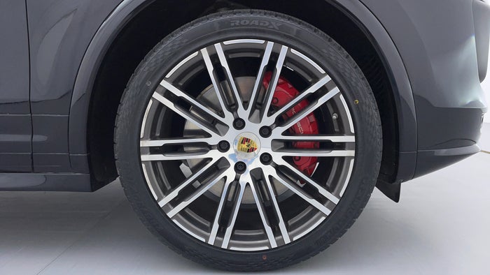 Porsche Cayenne-Right Front Tyre