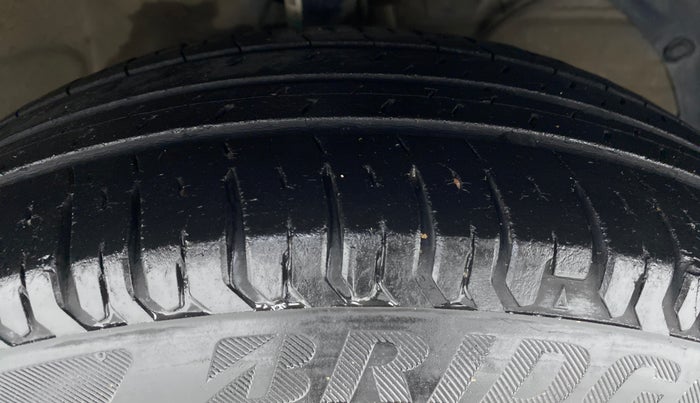2017 Maruti Dzire VDI, Diesel, Manual, 64,788 km, Right Front Tyre Tread