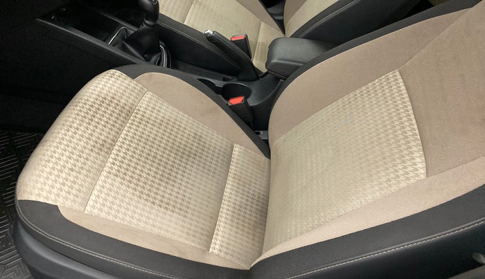 2020 Hyundai Elite i20 1.2 SPORTS PLUS VTVT, Petrol, Manual, 22,487 km, Front left seat (passenger seat) - Cover slightly stained
