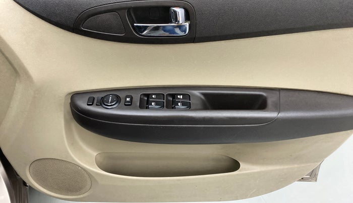 2013 Hyundai i20 SPORTZ 1.2 VTVT, Petrol, Manual, 49,600 km, Driver Side Door Panels Control