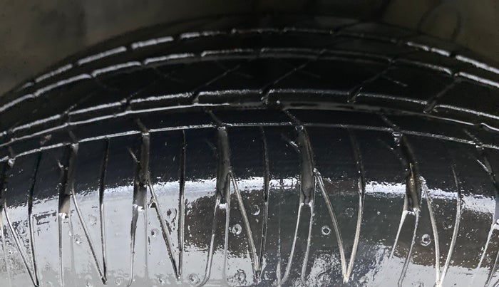 2013 Hyundai i20 SPORTZ 1.2 VTVT, Petrol, Manual, 49,600 km, Right Front Tyre Tread