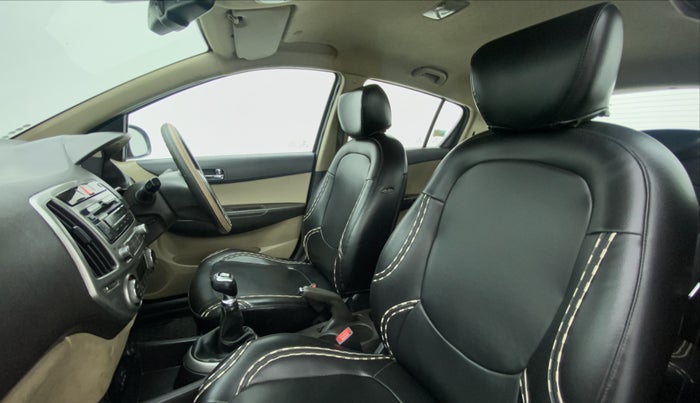 2013 Hyundai i20 SPORTZ 1.2 VTVT, Petrol, Manual, 49,600 km, Right Side Front Door Cabin