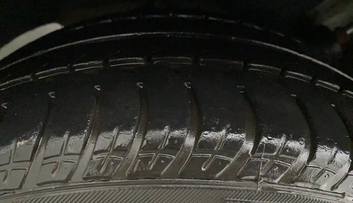 2012 Volkswagen Jetta TRENDLINE 1.4 TSI MT, Petrol, Manual, 33,860 km, Right Rear Tyre Tread
