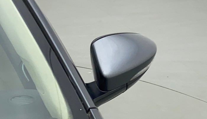 2012 Volkswagen Jetta TRENDLINE 1.4 TSI MT, Petrol, Manual, 33,860 km, Left rear-view mirror - ORVM switch has minor damage