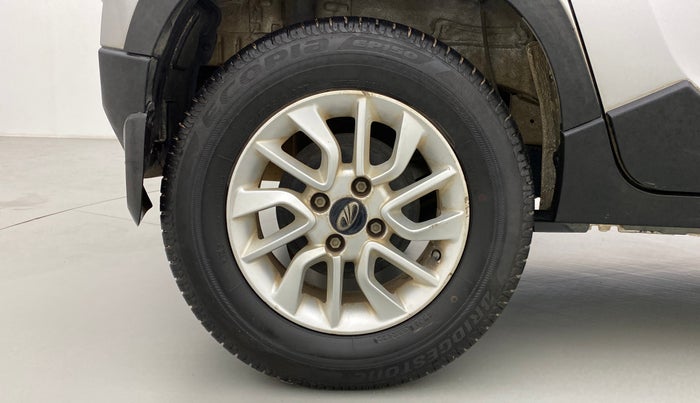 2016 Mahindra Kuv100 K8 D 5 STR, Diesel, Manual, 62,404 km, Right Rear Wheel