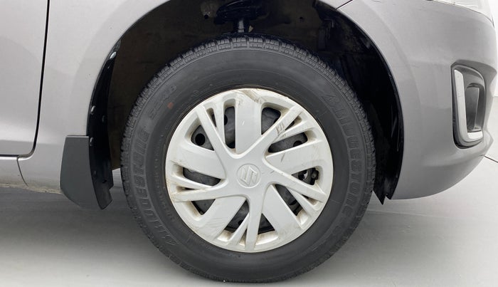 2015 Maruti Swift VXI, Petrol, Manual, 55,482 km, Right Front Wheel