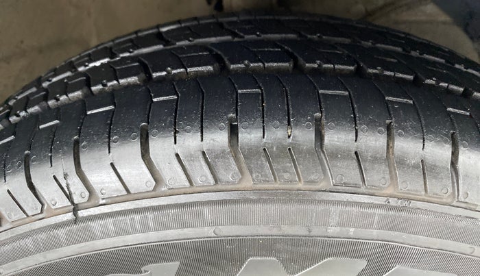 2017 Maruti Dzire VXI, Petrol, Manual, 41,639 km, Right Front Tyre Tread