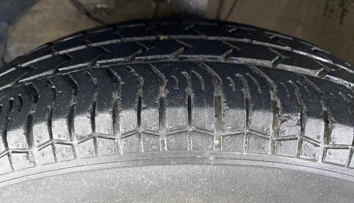 2017 Maruti Dzire VXI, Petrol, Manual, 41,639 km, Left Front Tyre Tread