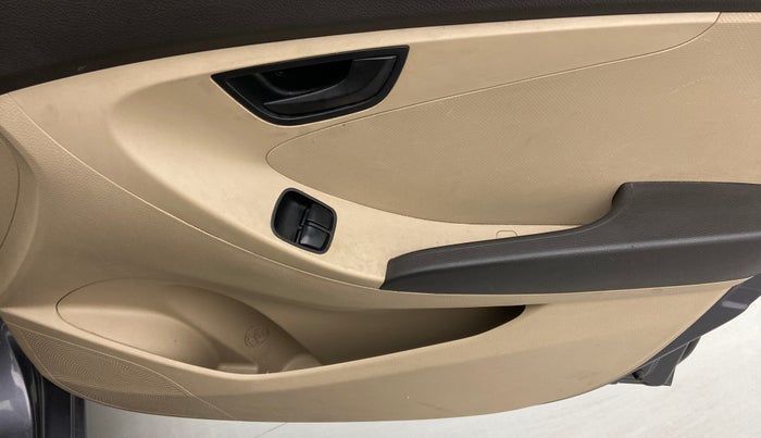 2017 Hyundai Eon MAGNA PLUS, Petrol, Manual, 59,953 km, Driver Side Door Panels Control