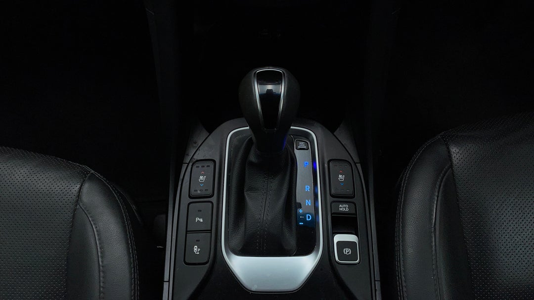 2016 Hyundai Santa Fe Highlander Crdi (4x4), Automatic, 60553 km, Gear Lever 