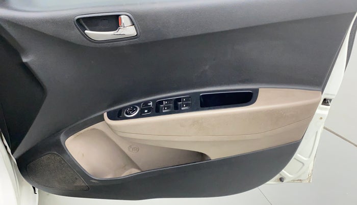 2015 Hyundai Xcent 1.2 S VTVT, Petrol, Manual, 42,001 km, Driver Side Door Panels Controls