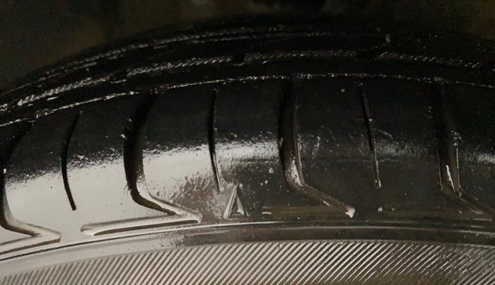 2012 Hyundai i10 MAGNA 1.2, Petrol, Manual, 56,852 km, Right Front Tyre Tread