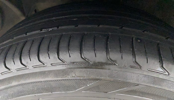 2018 Ford FREESTYLE TITANIUM 1.2 PETROL, Petrol, Manual, 64,425 km, Left Front Tyre Tread