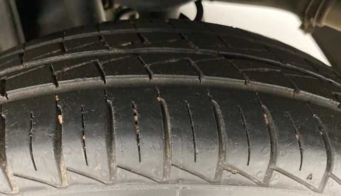 2020 Maruti Alto LXI OPT CNG, CNG, Manual, 75,591 km, Left Rear Tyre Tread