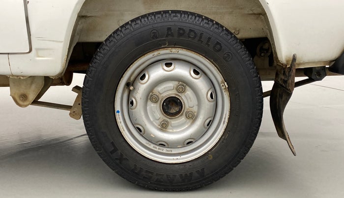 2017 Maruti Omni 5 STR, Petrol, Manual, 50,952 km, Left Rear Wheel