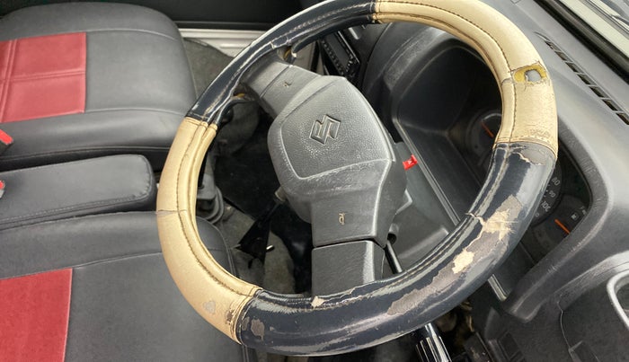 2017 Maruti Omni 5 STR, Petrol, Manual, 50,952 km, Steering wheel - Steering cover is minor torn