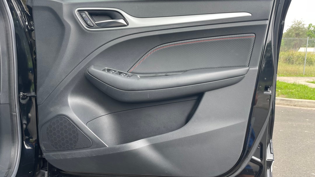 2022 MG ZS EV Essence, Automatic, 20742 km, Speaker View