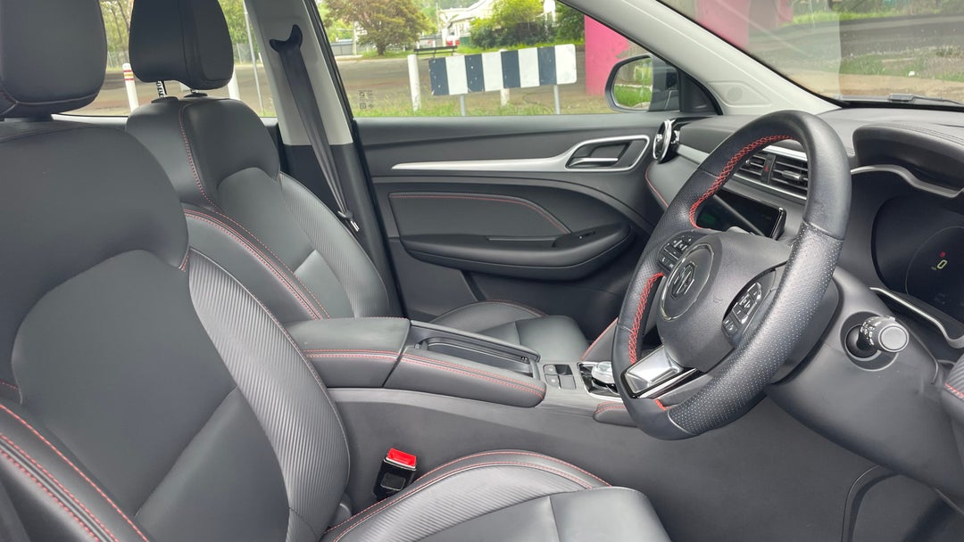 2022 MG ZS EV Essence, Automatic, 20742 km, Right Side Front Door Cabin View