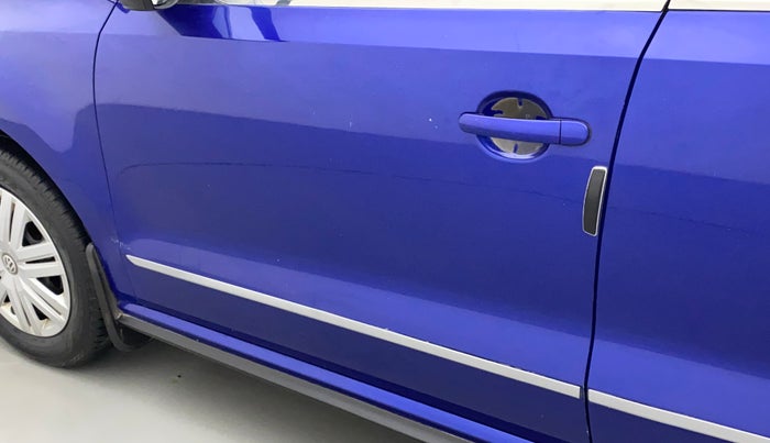 2020 Volkswagen Polo TRENDLINE 1.0L, Petrol, Manual, 52,149 km, Front passenger door - Minor scratches