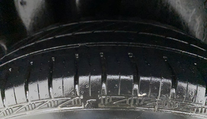 2020 Volkswagen Polo TRENDLINE 1.0L, Petrol, Manual, 52,149 km, Right Rear Tyre Tread