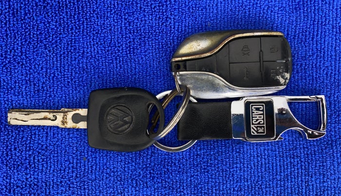 2020 Volkswagen Polo TRENDLINE 1.0L, Petrol, Manual, 52,149 km, Key Close Up