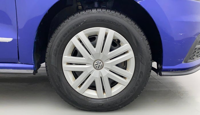 2020 Volkswagen Polo TRENDLINE 1.0L, Petrol, Manual, 52,149 km, Right Front Wheel