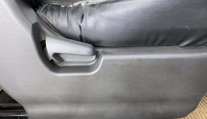 2010 Maruti Wagon R 1.0 LXI, Petrol, Manual, 43,008 km, Driver Side Adjustment Panel