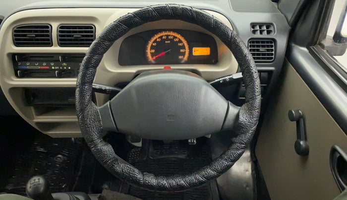 2015 Maruti Eeco 7 STR, Petrol, Manual, 14,204 km, Steering Wheel Close Up