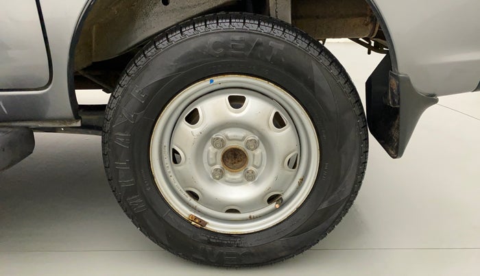 2015 Maruti Eeco 7 STR, Petrol, Manual, 14,204 km, Left Rear Wheel