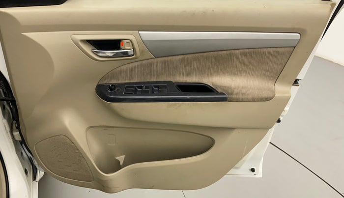 2013 Maruti Ertiga VXI CNG, CNG, Manual, 97,093 km, Driver Side Door Panels Control