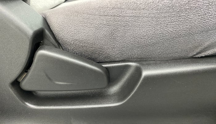 2017 Datsun Redi Go S, Petrol, Manual, 38,693 km, Driver Side Adjustment Panel
