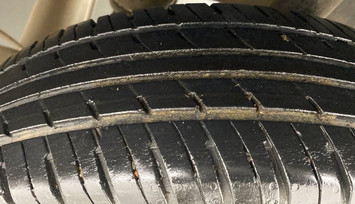 2017 Datsun Redi Go S, Petrol, Manual, 38,693 km, Left Rear Tyre Tread