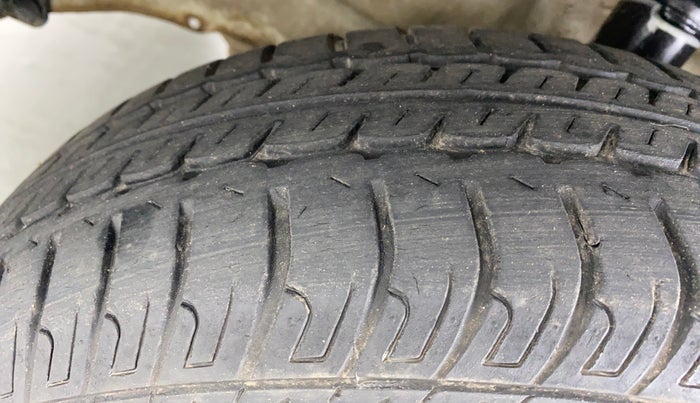 2015 Maruti Wagon R 1.0 VXI, Petrol, Manual, 32,869 km, Left Front Tyre Tread