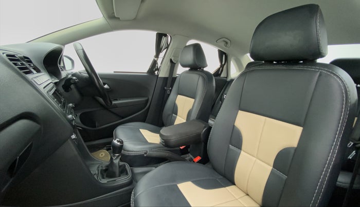 2016 Volkswagen Vento COMFORTLINE MT PETROL, Petrol, Manual, 64,940 km, Right Side Front Door Cabin