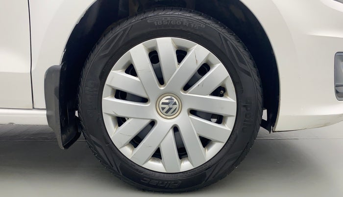 2016 Volkswagen Vento COMFORTLINE MT PETROL, Petrol, Manual, 64,940 km, Right Front Wheel