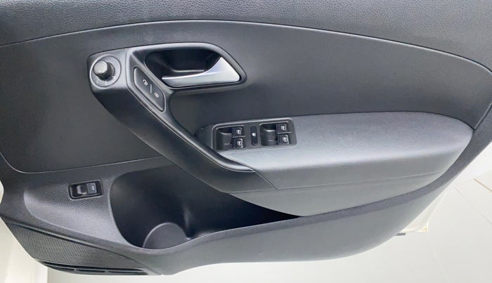 2016 Volkswagen Vento COMFORTLINE MT PETROL, Petrol, Manual, 64,940 km, Driver Side Door Panels Control