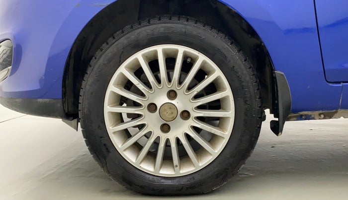 2015 Tata Zest XT PETROL, Petrol, Manual, 66,661 km, Left Front Wheel