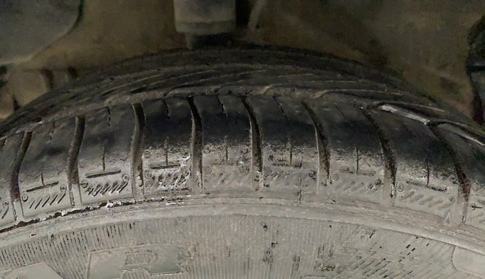 2015 Tata Zest XT PETROL, Petrol, Manual, 66,661 km, Right Rear Tyre Tread