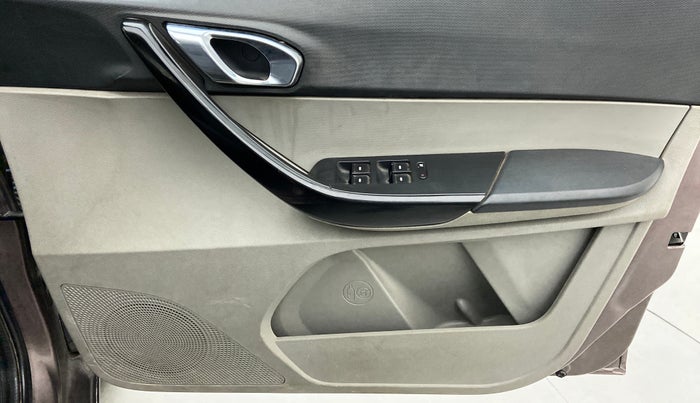 2016 Tata Tiago XZ 1.2 REVOTRON, Petrol, Manual, 33,891 km, Driver Side Door Panels Control