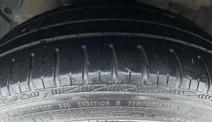 2016 Hyundai Grand i10 SPORTZ 1.2 KAPPA VTVT, Petrol, Manual, 46,697 km, Left Front Tyre Tread