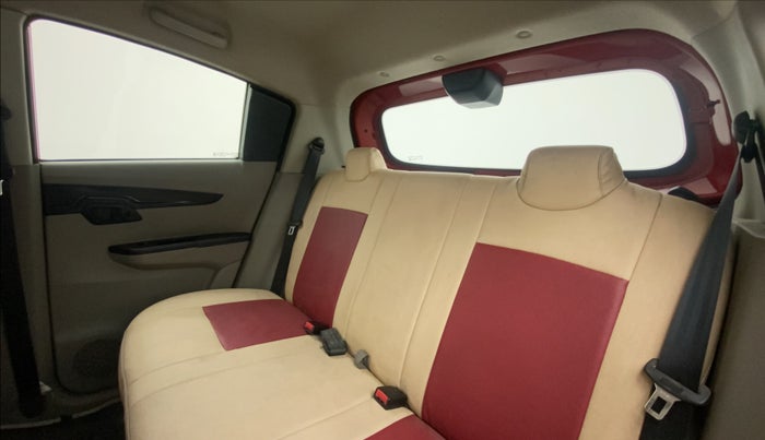 2016 Mahindra Kuv100 K4 D 6 STR, Diesel, Manual, 37,702 km, Right Side Rear Door Cabin