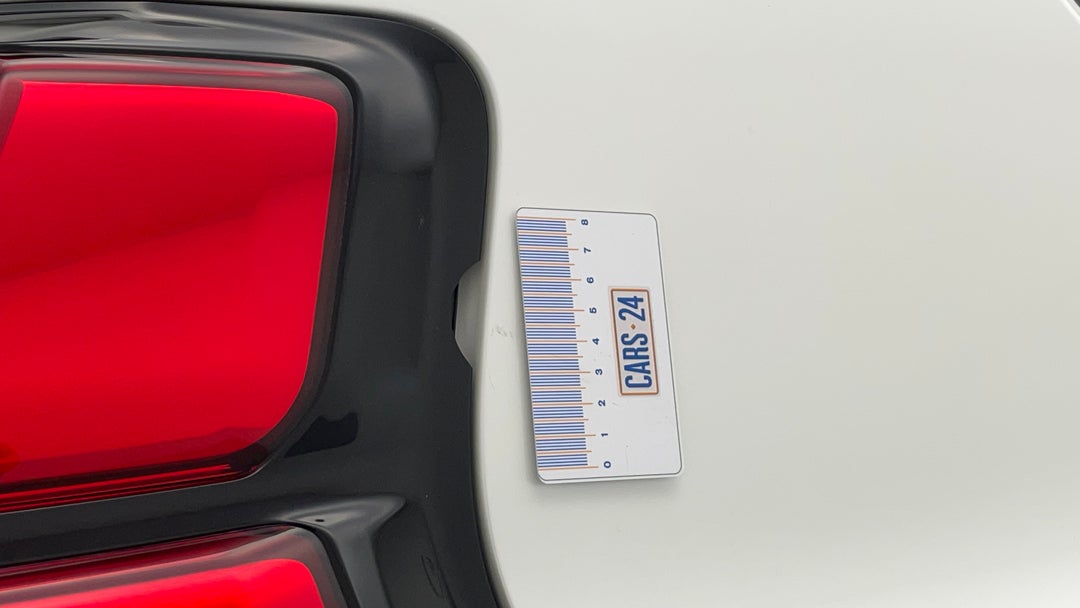 Lights Tail lights RHS Chip