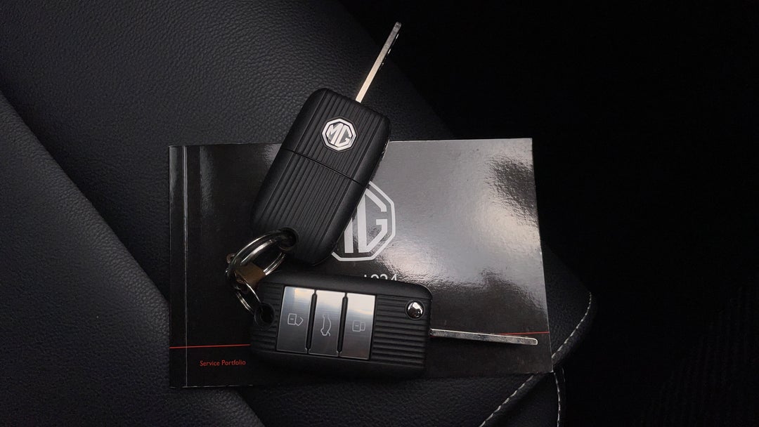 2023 MG ZS Excite, Automatic, 10718 km, Key Close-up