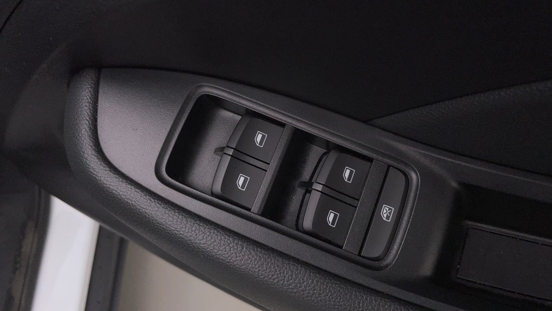 2023 MG ZS Excite, Automatic, 10718 km, Drivers Side Door Panel Controls