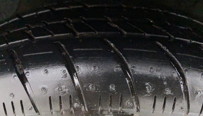 2014 Hyundai Grand i10 SPORTS 1.2 VTVT, Petrol, Manual, 43,841 km, Left Front Tyre Tread